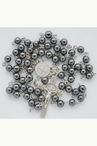 Różaniec hematytowy z krzyżem św. Benedykta grafitowy