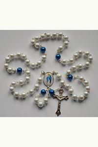 Różaniec z Matką Boską Niepokalaną biały